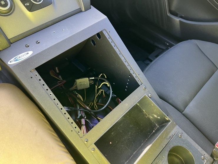 2017-ford-taurus-sedan-image-30