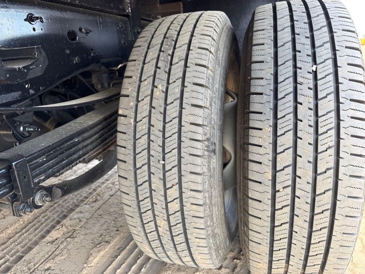 2020-chevrolet-silverado-3500-image-10