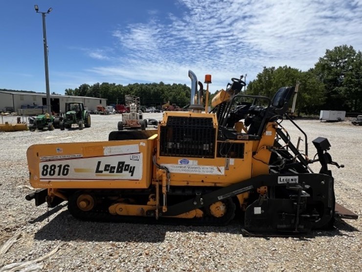 #4707-•-leeboy-l8816r-legend-asphalt-paver-image-5