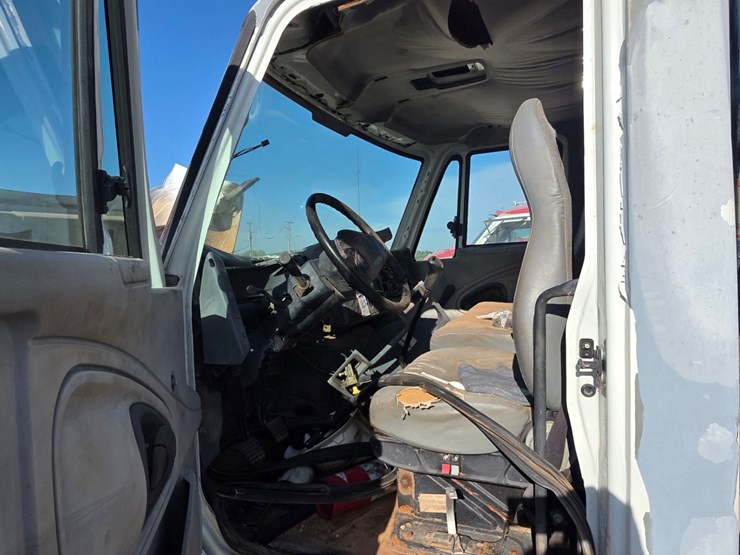 2006-international-durastar-4300-image-9