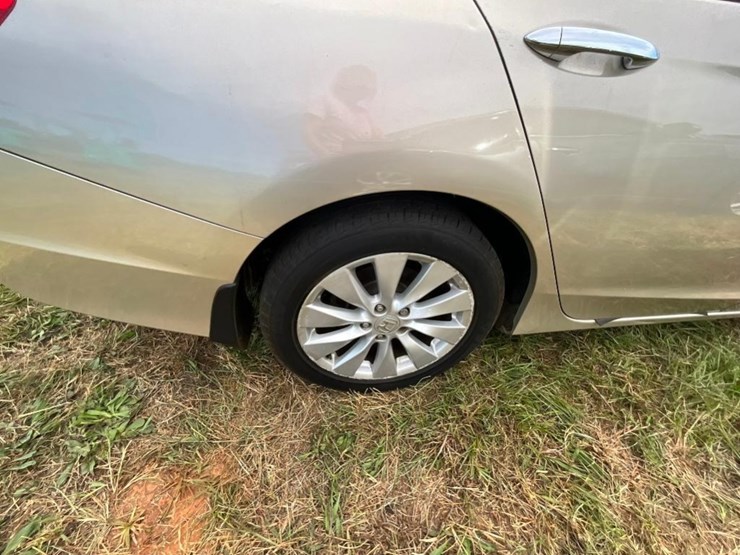 2014-honda-accord-(at,-v6,-3.5l,-miles-image-10