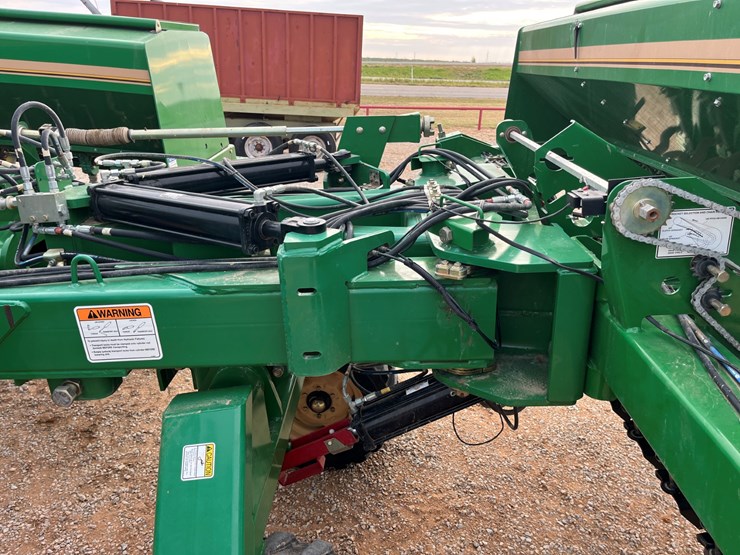 2018-great-plains-3s3000hd-image-23