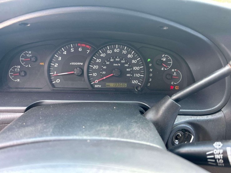 2005-toyota-tundra-image-12