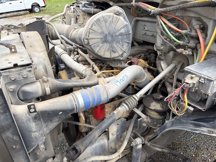 2004-ford-f750-image-16