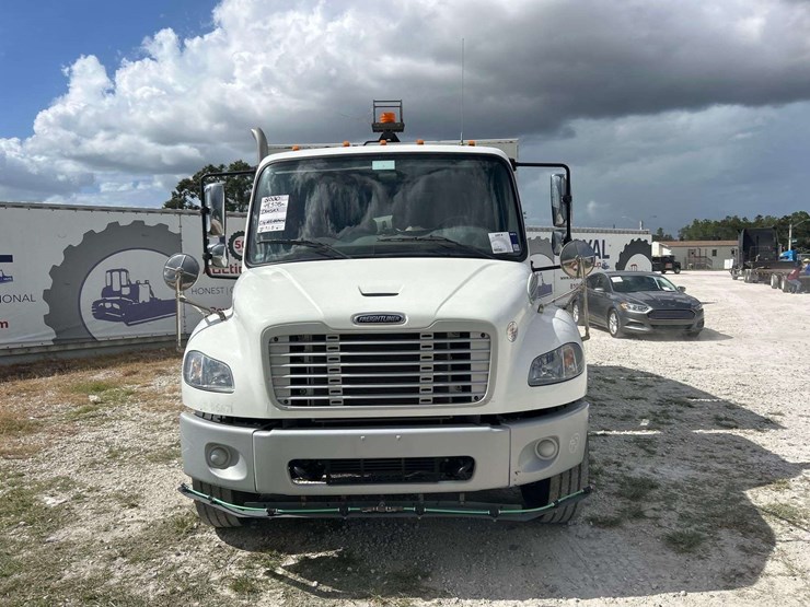 2020-freightliner-m2-106-elgin-eagle-series-4mf-street-sweeper-truck-image-36