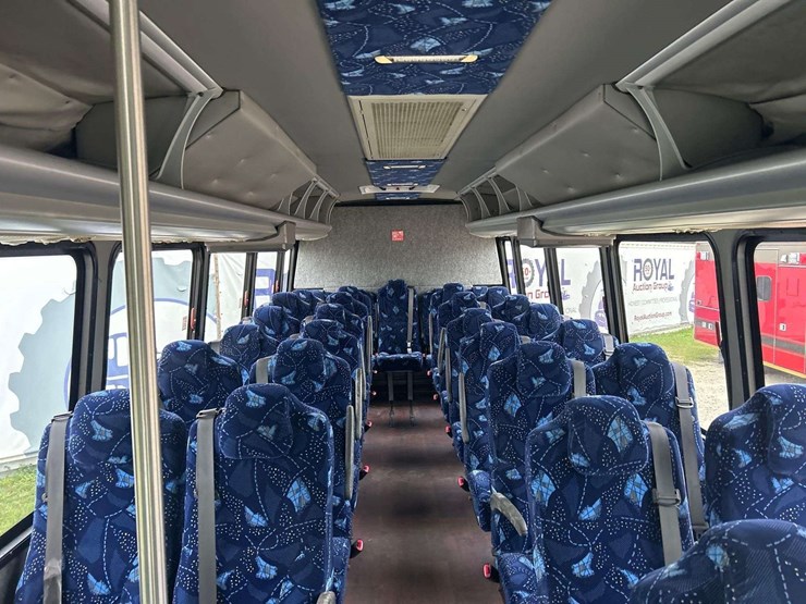 2013-ford-f550-image-22