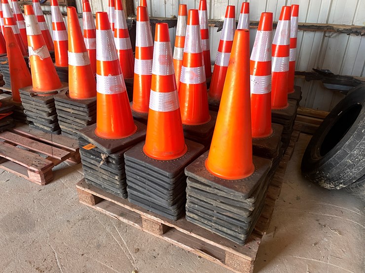 #1050-•-(60)-reflective-traffic-cones-image-2