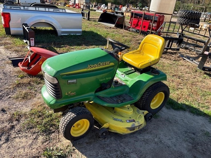 2004-john-deere-lt190-image-1