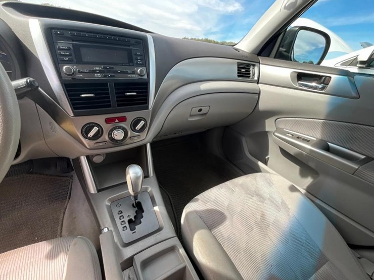 2010-subaru-forester-image-15