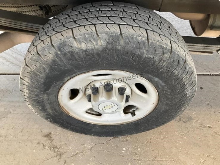 2005-chevrolet-2500hd-image-8