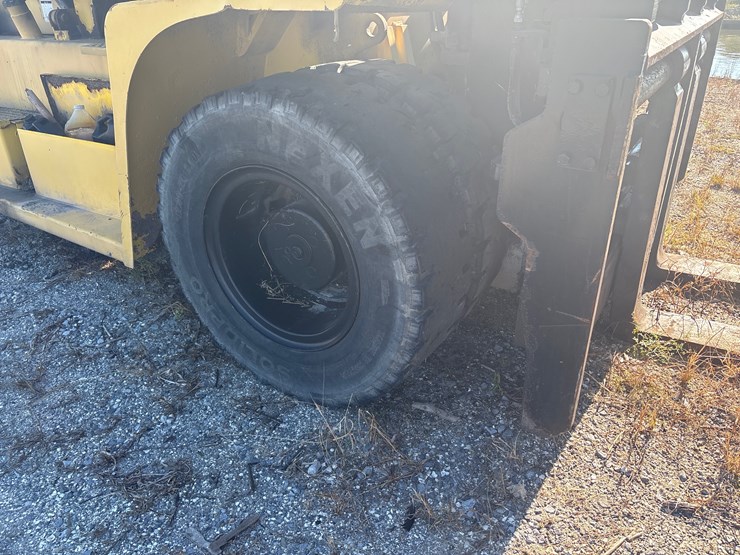 2012-hyundai-160d-7e-image-6