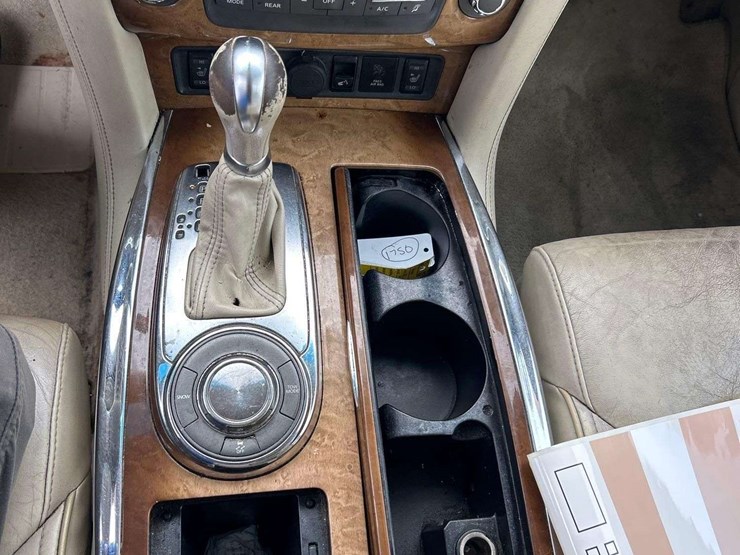 2012-infiniti-qx56-image-18