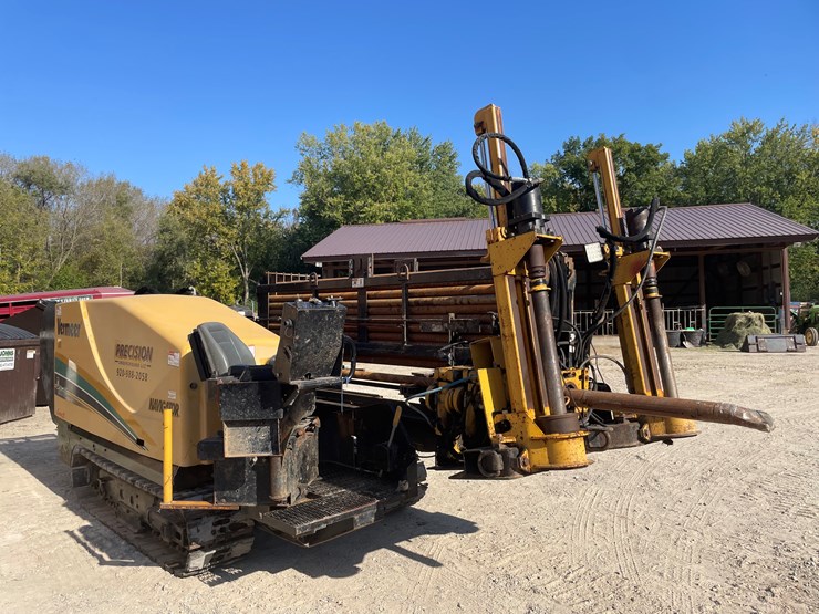 #1002-•-2015-vermeer-d24x40-series-ii-boring-machine-image-3