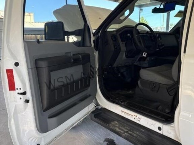 2016-ford-f550-image-24