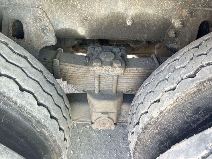 2011-freightliner-m2-112-tri-axle-dump-truck-image-20