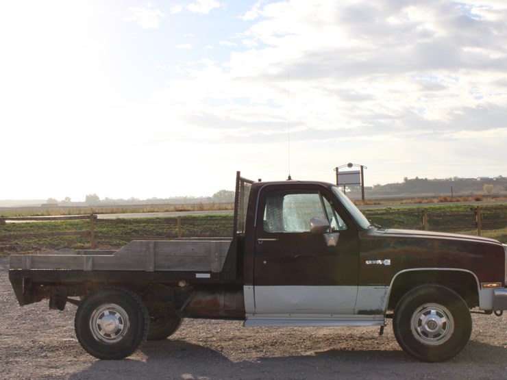 1983-gmc-sierra-2500-image-4