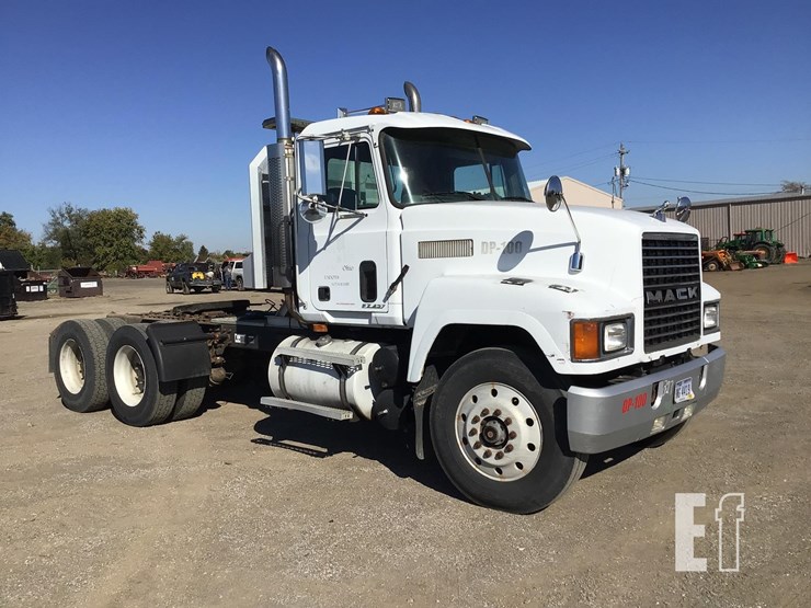 1996-mack-ch613-image-1