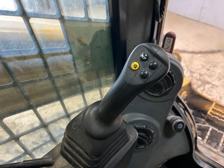 2022-caterpillar-289d3-image-27