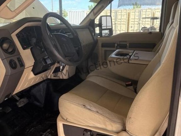 2010-ford-f250-image-21