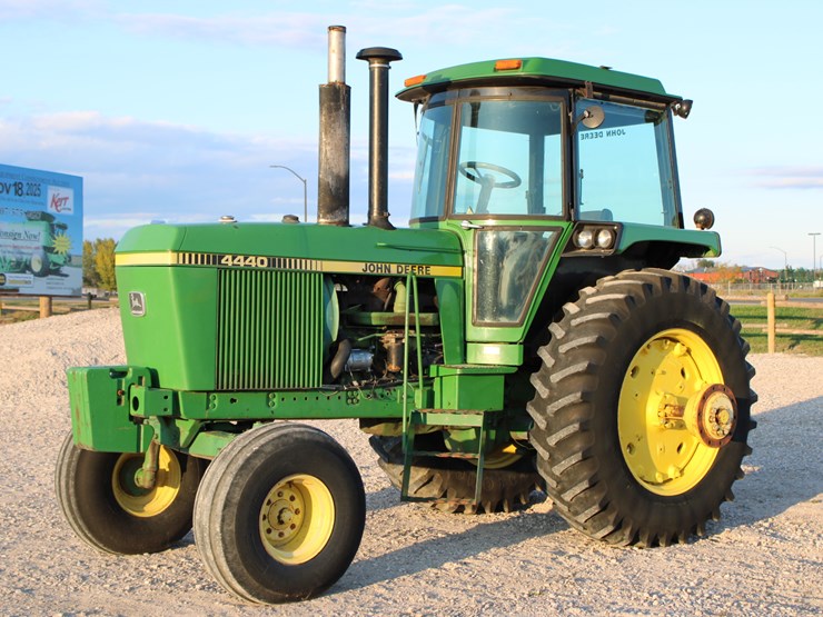 john-deere-4440-image-17