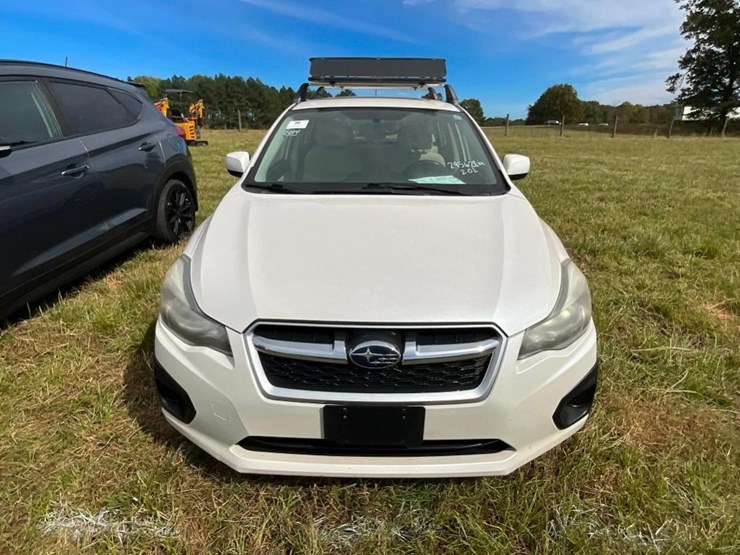 2014-subaru-impreza-(awd,-at,-2.0l,-miles-image-2