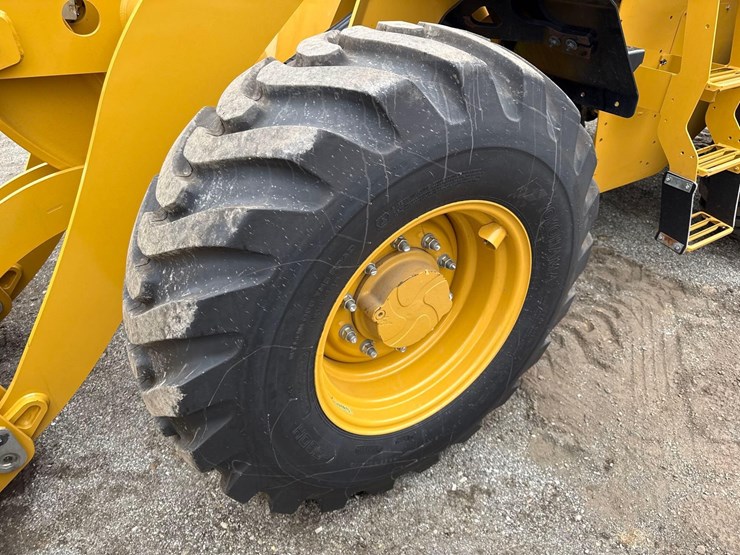 2023-caterpillar-910-image-19