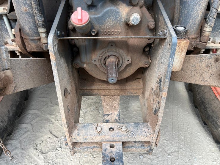 2016-kubota-m135gx-image-17