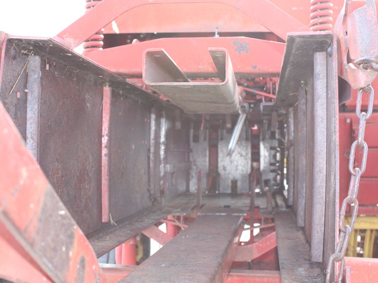 new-holland-315-image-26