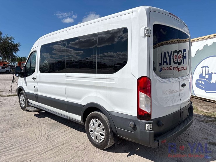 2016-ford-transit-image-4