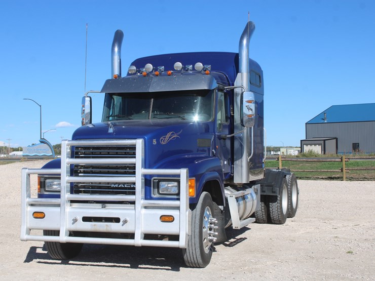#2045-•-#2045--2013-mack-chu613-semi-tractor-image-2