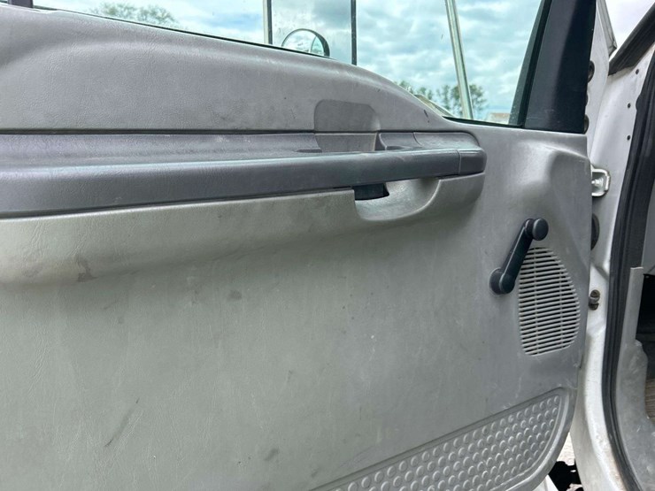 2006-ford-f650-image-9