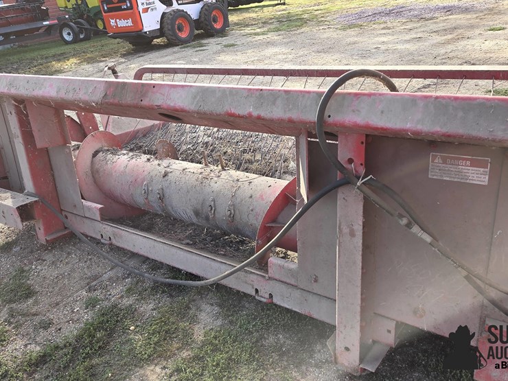 international-810-image-16