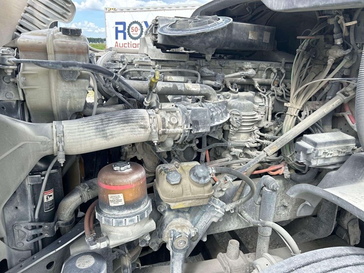 2015-freightliner-cascadia-125-image-7