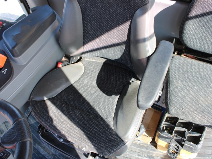 #2065-•-#2065---mf-hesston-wr-9770-swather-image-95