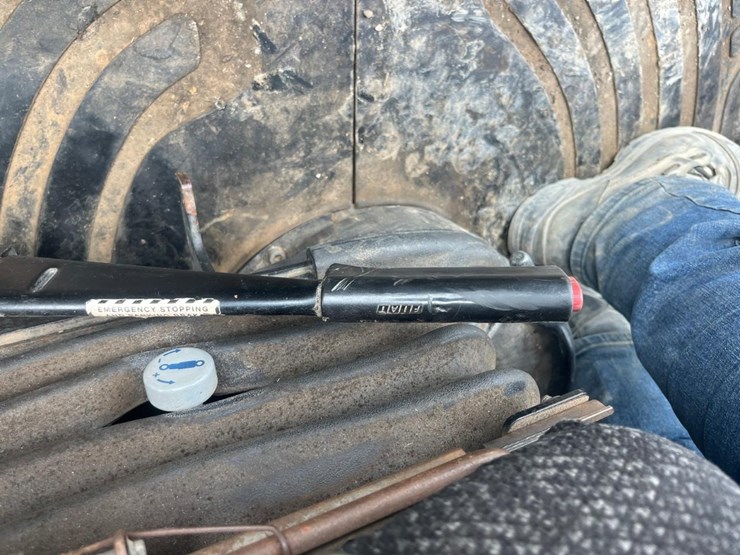 new-holland-tv140-image-42