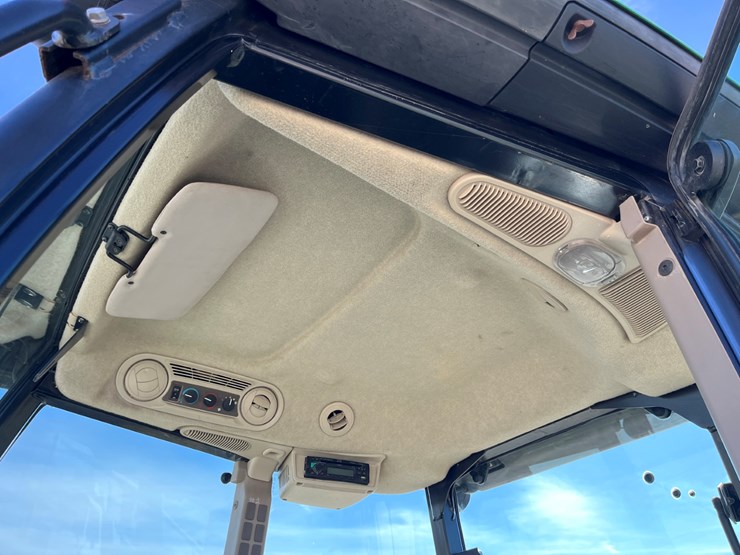 2016-john-deere-5100e-image-12