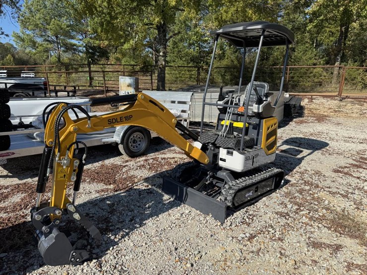 #4710-•-sdle-18-p-mini-excavator-image-1