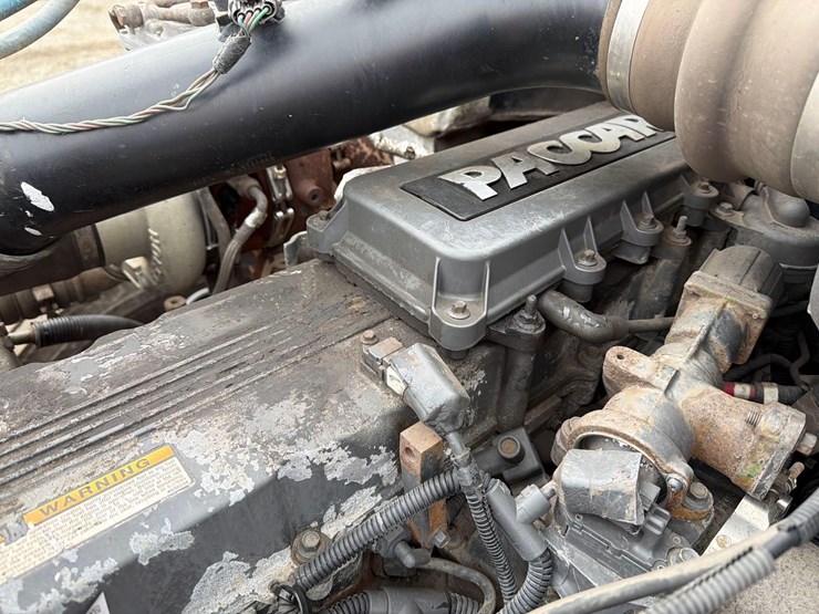 peterbilt-337-image-21