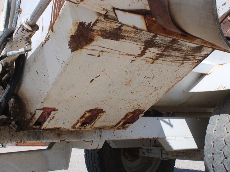 #2044-•-#2044---harsh-303h-feed-mixer-wagon-image-39