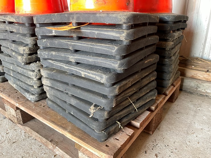 #1053-•-(60)-reflective-traffic-cones-image-5