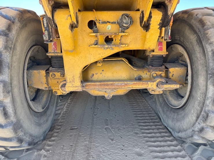 2007-caterpillar-725-image-14