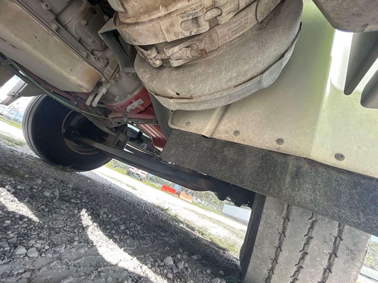 2020-freightliner-m2-106-elgin-eagle-series-4mf-street-sweeper-truck-image-30