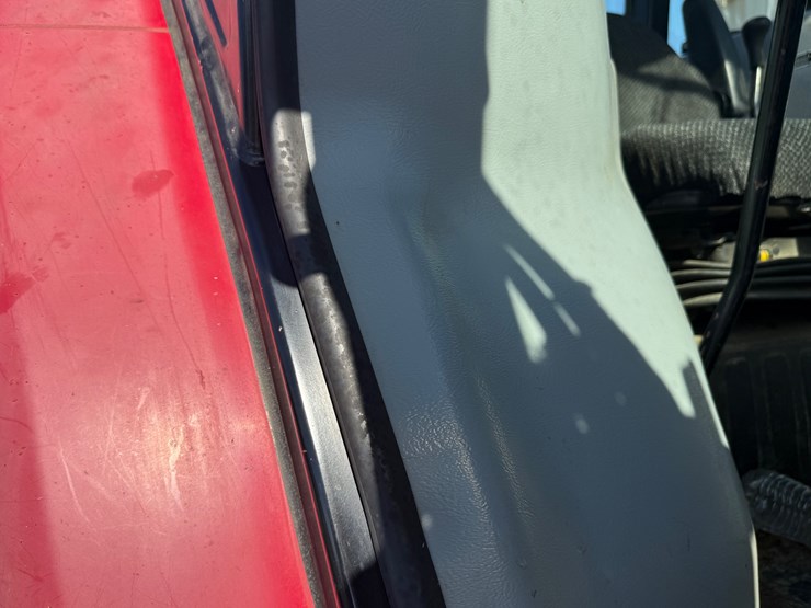 mahindra-8560-image-25