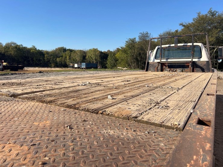 1996-ford-f-series-flatbed-truck-image-25