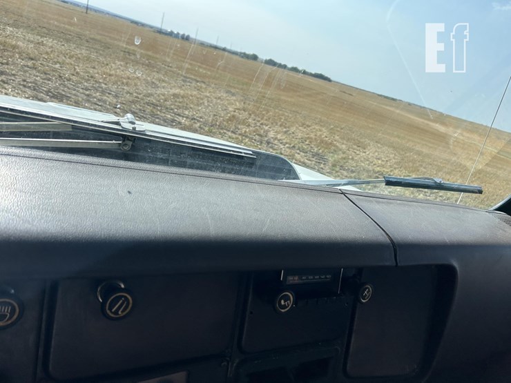 1982-international-s1700-image-39