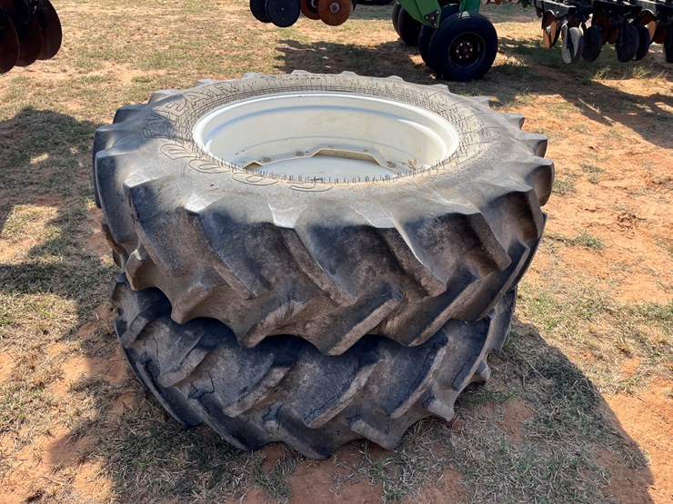 2015-new-holland-t8.410-image-29