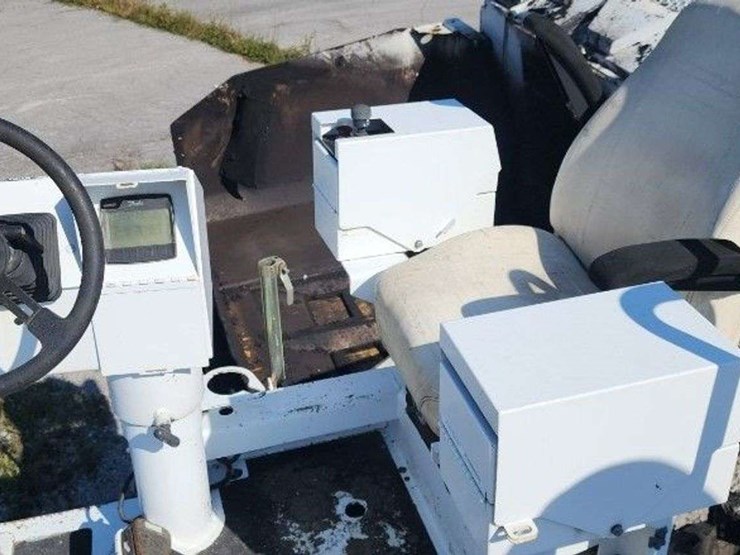 2017-roadtec-wheel-asphalt-paver-w/omini4-image-11