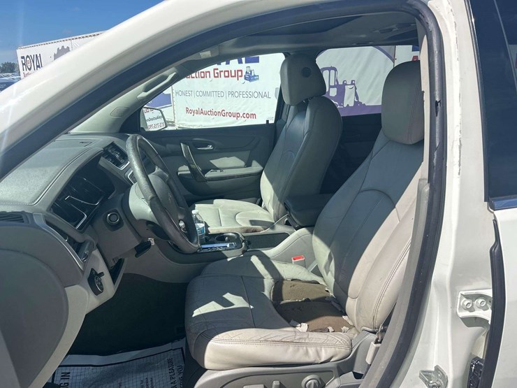 2015-gmc-acadia-image-14