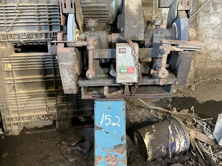 #152-•-dual-arbor-pedestal-grinder-image-1