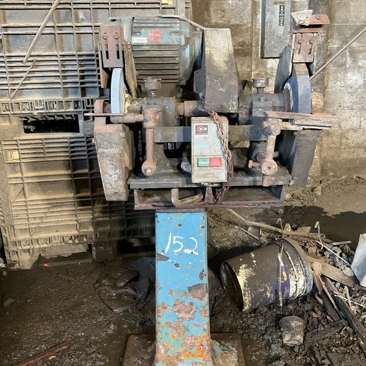 #152 • Dual Arbor Pedestal Grinder